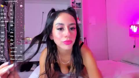 Snapshot of sexy_giirlxxx chatting on October 2025 04:11:01 AM sexy_giirlxxx online show from October 2025 04:11:01 AM