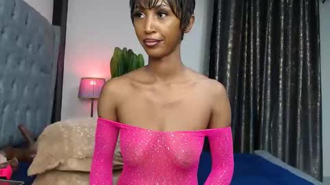 larisa online show from December 2025 10:31:01 AM