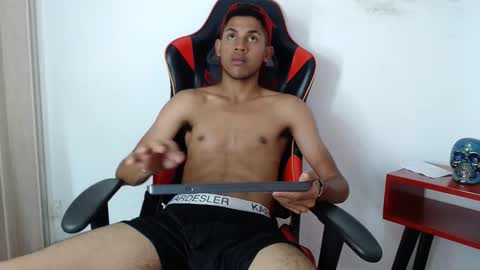 sexy_latin_cum online show from October 2025 02:06:02 PM