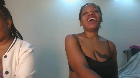 sexy_lyna online show from February 2026 10:03:02 AM