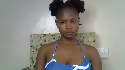 Molyne online show from April 2026 12:11:02 AM