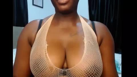 Snapshot of sexy_pearl12 chatting on May 2026 07:41:02 PM zoe online show from May 2026 07:41:02 PM