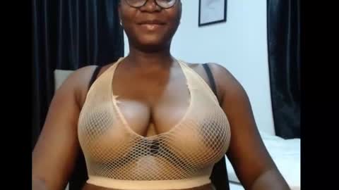 Snapshot of sexy_pearl12 chatting on May 2026 07:16:02 AM zoe online show from May 2026 07:16:02 AM