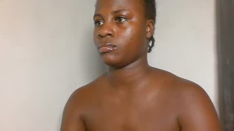 Snapshot of sexy_petitqueen chatting on February 2026 04:11:01 AM sexy_petitqueen online show from February 2026 04:11:01 AM