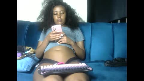 Snapshot of sexy_pigeon chatting on May 2026 12:18:02 AM sexy pigeon online show from May 2026 12:18:02 AM