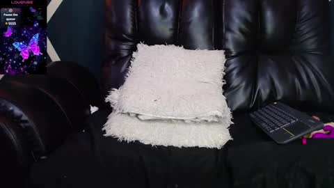 Snapshot of sexy_redgirl chatting on March 2025 02:54:01 AM karoline online show from March 2025 02:54:01 AM