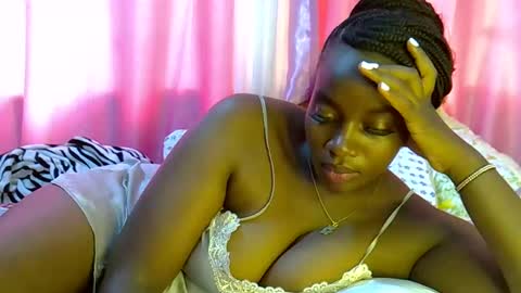 Snapshot of sexy_siera chatting on February 2026 08:22:02 AM laura online show from February 2026 08:22:02 AM