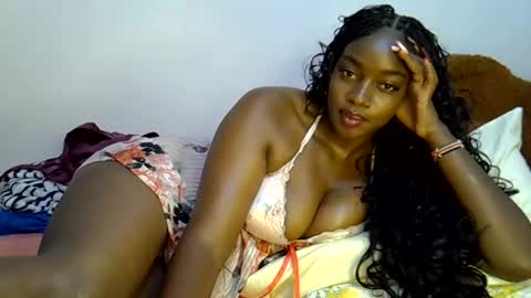 Snapshot of sexy_siera chatting on July 2026 05:47:01 AM laura online show from July 2026 05:47:01 AM