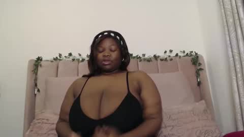 Snapshot of sexyangiexx chatting on September 2025 11:06:02 PM Angie online show from September 2025 11:06:02 PM