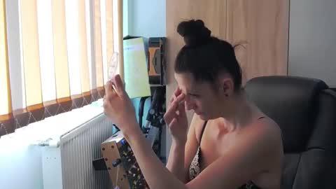 Snapshot of sexybeeaa chatting on May 2026 07:37:01 AM SexyBea online show from May 2026 07:37:01 AM