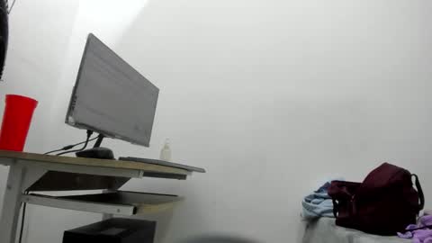 sexybrown_2005 online show from November 2025 12:31:01 AM