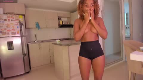 Snapshot of sexybrunnetem chatting on June 2026 08:27:02 AM sofia online show from June 2026 08:27:02 AM