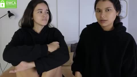 Snapshot of sexychanell_18 chatting on February 2026 01:29:02 PM chanell and yina online show from February 2026 01:29:02 PM