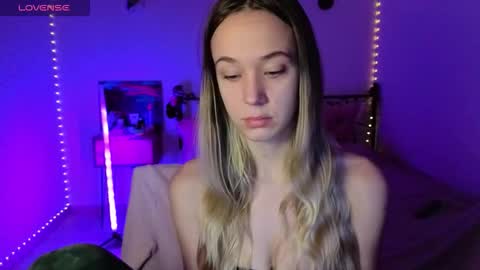 Sophia online show from November 2025 08:17:02 AM