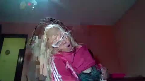 Snapshot of sexyeni chatting on January 2025 01:38:01 AM ENI pvt moan your name WHEN I M NOT online you tell me in SNAPCHAT deal yes add me... FREE TWITTER magiconline101...... online show from January 2025 01:38:01 AM