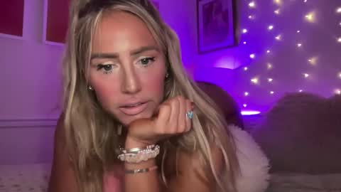 Snapshot of sexygoodvibebabe69 chatting on May 2026 11:18:02 AM Ashley Love online show from May 2026 11:18:02 AM