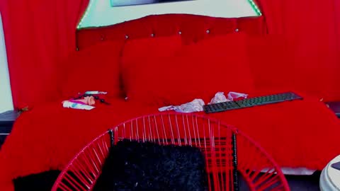 laura online show from January 2025 03:11:02 PM