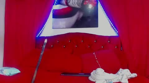 laura online show from January 2025 06:03:02 PM