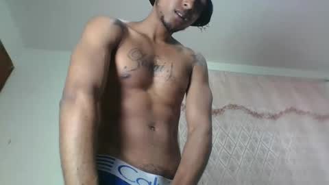 Snapshot of sexyleon69 chatting on January 2025 11:43:02 PM Sexy leon online show from January 2025 11:43:02 PM