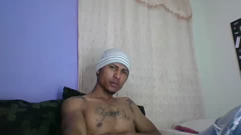 Snapshot of sexyleon69 chatting on October 2025 02:01:01 PM Sexy leon online show from October 2025 02:01:01 PM