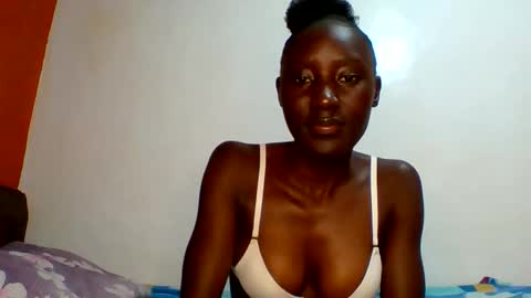 Snapshot of sexylucia5 chatting on May 2026 11:43:02 PM sexylucia5 online show from May 2026 11:43:02 PM
