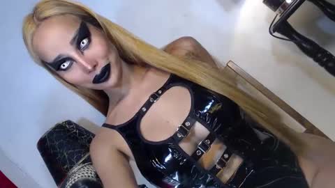 Queen Sofia online show from March 2025 01:47:01 AM