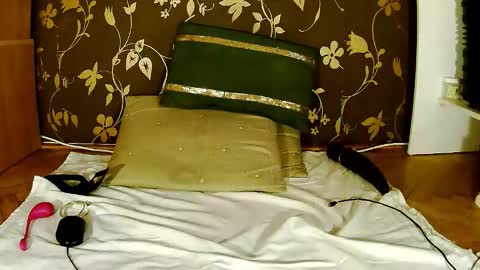 Squirty Maya Gold online show from March 2026 04:11:02 PM