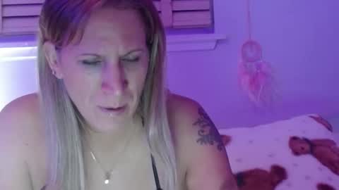 ryeanne25 online show from April 2026 09:13:01 AM