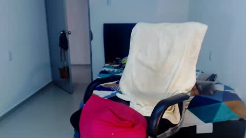 Natalia Duran online show from February 2025 09:04:01 PM