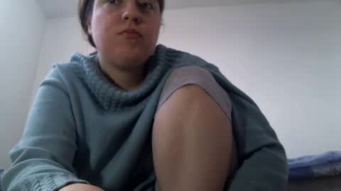 Snapshot of sexynyu18 chatting on May 2026 12:32:01 PM Alex online show from May 2026 12:32:01 PM