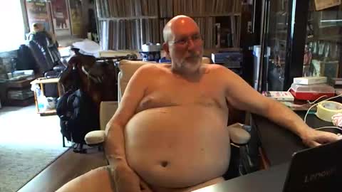 Snapshot of sexyolbear chatting on June 2026 08:16:02 AM Grizz Lee Bear online show from June 2026 08:16:02 AM