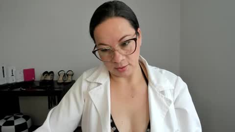 Snapshot of sexypsychologist chatting on September 2025 05:38:01 PM Sexy Psychologist online show from September 2025 05:38:01 PM