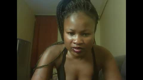 queenivy online show from October 2025 06:48:01 PM