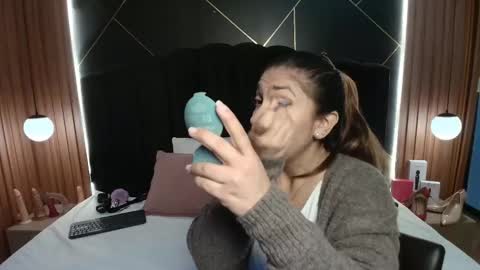 R A C H E L online show from February 2026 12:34:02 PM