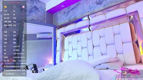 Kendall online show from January 2025 06:27:01 PM