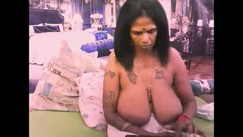 sexyva4u2luv online show from October 2025 07:48:02 PM