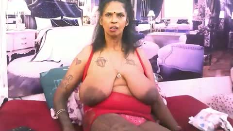 sexyva4u2luv online show from December 2025 09:31:02 PM