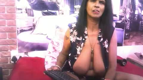 sexyva4u2luv online show from December 2025 10:17:02 PM