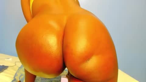 Snapshot of sexyval44 chatting on February 2025 05:37:01 AM sexyval44 online show from February 2025 05:37:01 AM