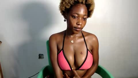 Snapshot of sexyy_boobss chatting on March 2026 05:02:01 AM lilly online show from March 2026 05:02:01 AM