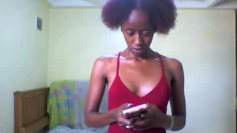 Snapshot of sexyy_tiny chatting on January 2025 08:32:02 AM Mel online show from January 2025 08:32:02 AM