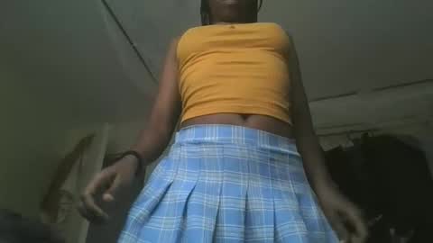 Snapshot of sexyy_tiny chatting on October 2025 10:36:01 AM Mel online show from October 2025 10:36:01 AM