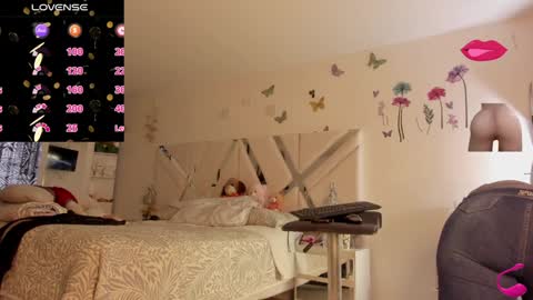Snapshot of sexyzoe_69 chatting on February 2025 11:30:01 AM Alexa online show from February 2025 11:30:01 AM