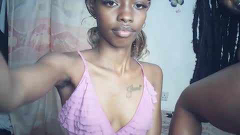 sexyzuriel online show from April 2026 09:18:01 AM