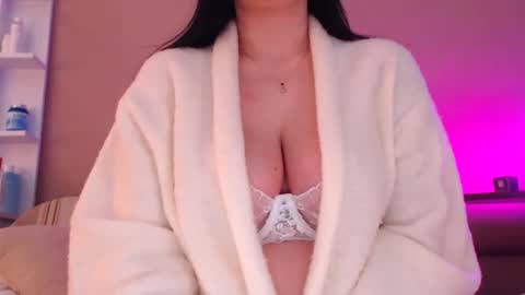 Mila online show from March 2026 06:24:02 AM