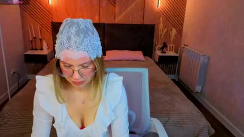 Snapshot of shakira_lux chatting on May 2026 09:24:01 AM Shakira online show from May 2026 09:24:01 AM