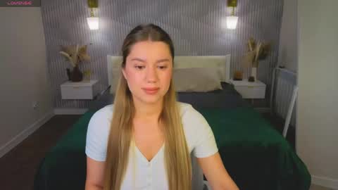 Snapshot of shakira_lux chatting on June 2026 09:00:02 AM Shakira online show from June 2026 09:00:02 AM