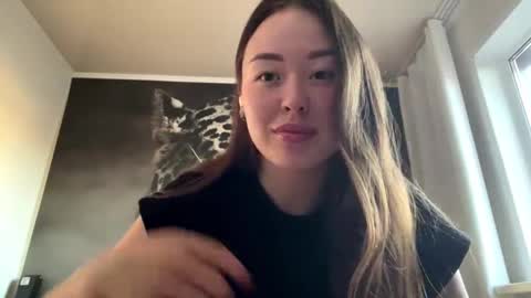 Snapshot of shakitaconnett chatting on November 2025 03:23:01 AM Hana online show from November 2025 03:23:01 AM