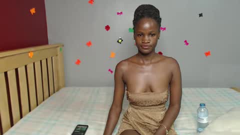 Snapshot of shakkiecam chatting on January 2025 12:38:02 PM Shaky online show from January 2025 12:38:02 PM