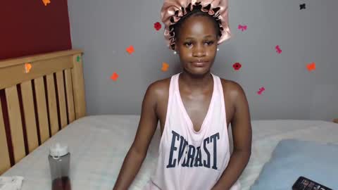 Snapshot of shakkiecam chatting on March 2025 12:05:02 PM Shaky online show from March 2025 12:05:02 PM